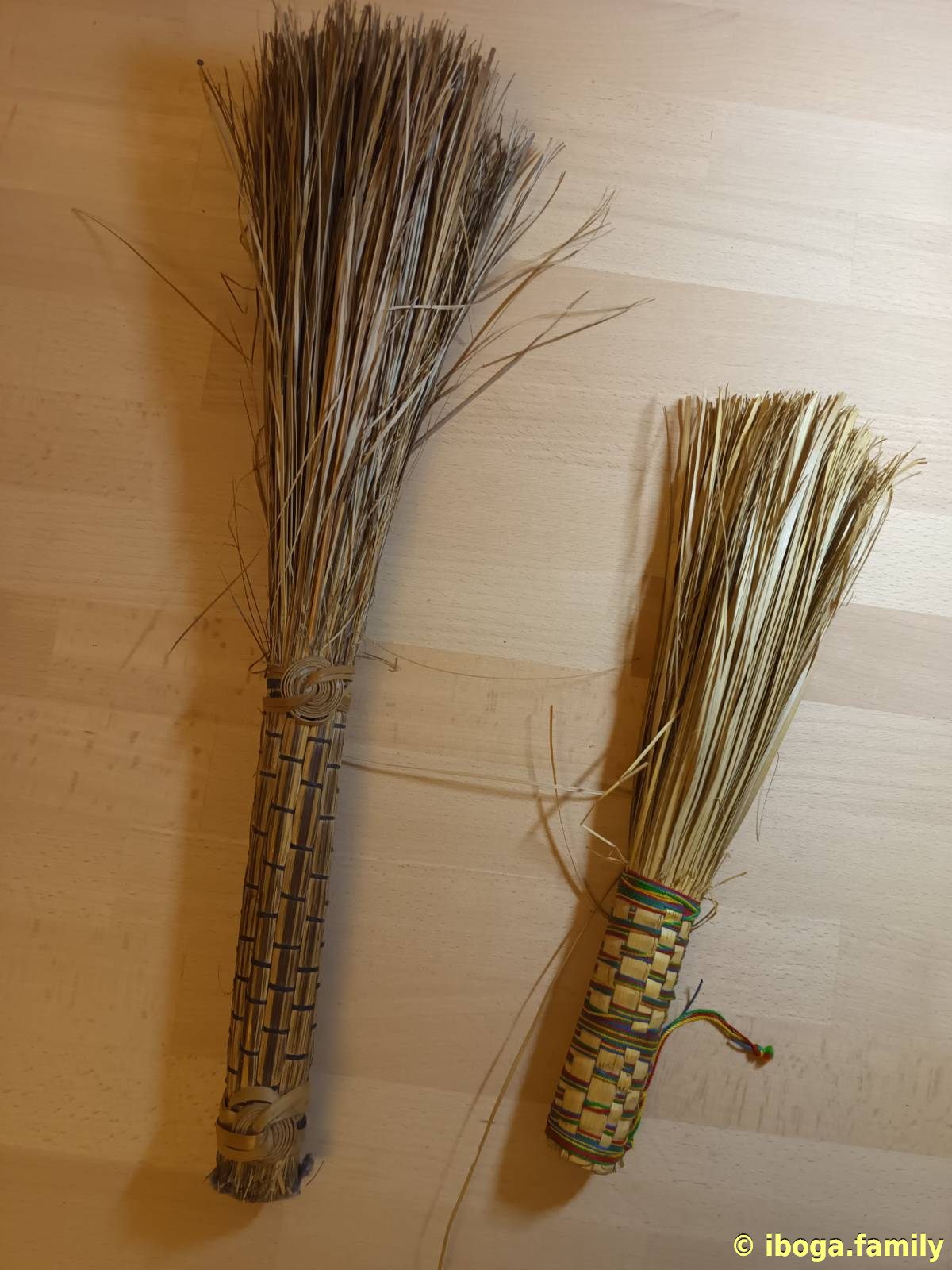 Bwiti "Mbounda" - small ritual "whisk broom" - Image 2